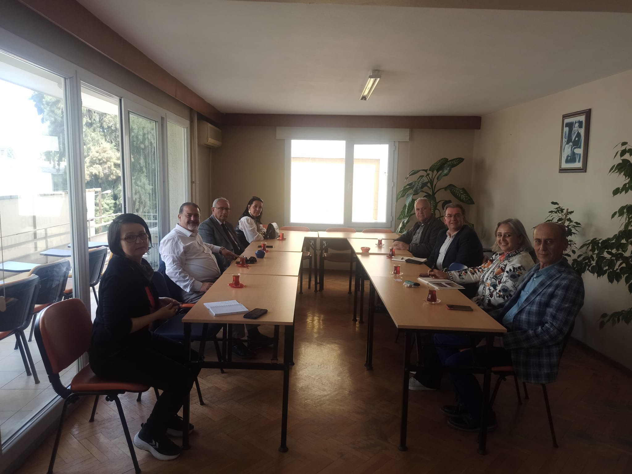CHP KONAK İLÇE BAŞKANLIĞI SİVİL TOPLUM KURULUŞLARI VE MESLEK ODALARI KOMİSYONU ŞUBEMİZİ ZİYARET ETTİ!