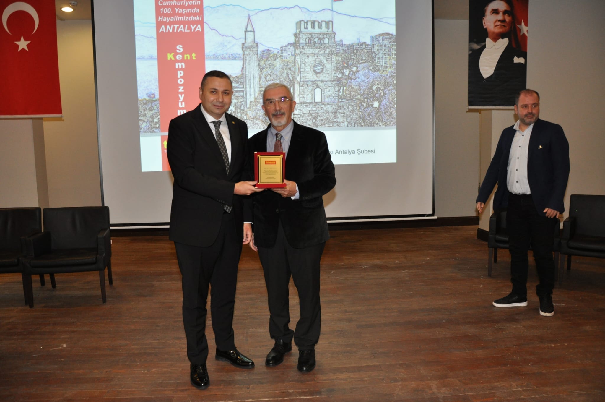 ÇEVRE MÜHENDİSLERİ ANTALYA ŞUBESİ TARAFINDAN KENT SEMPOZYUMU PANELİNDE İKLİM DEĞİŞİKLİĞİ VE ÇEVRE KONULARINI DEĞERLENDİRİLDİ.