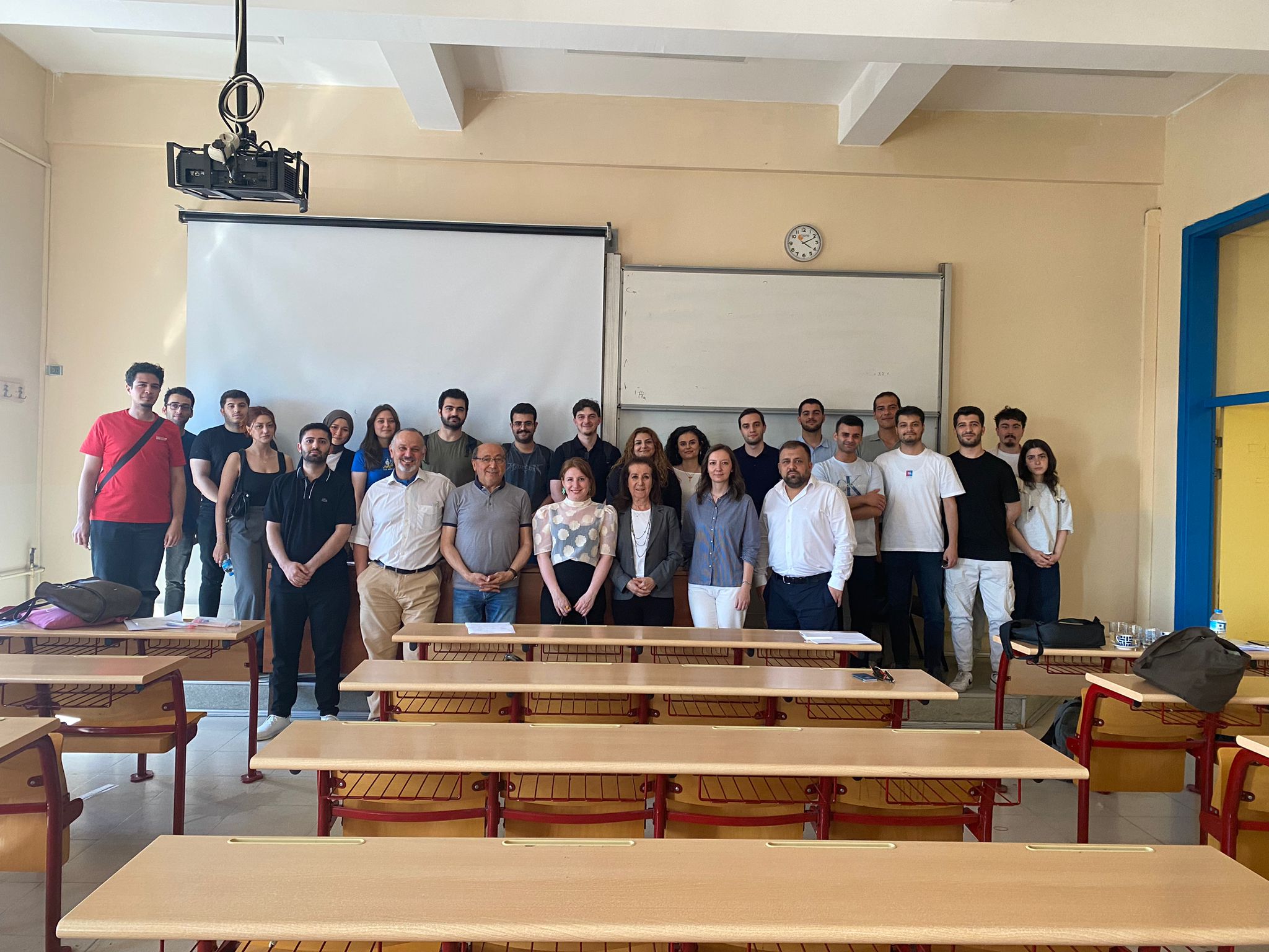 Yıldız Teknik Üniversitesi'nde Çok Disiplinli Tasarım Projesi dersinin dönem sonu proje sunumlarına katıldık