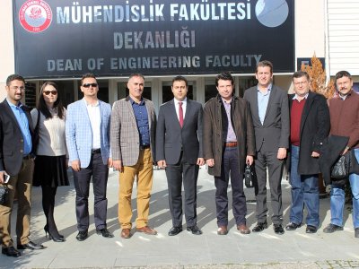 AYNI ZAMANDA HALK SAĞLIĞI UZMANI GİBİ DÜŞÜNMELİYİZ