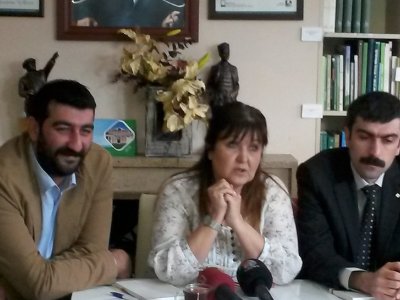 AYM, SİZ KİM OLUYORSUNUZ DİYOR