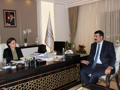BAKAN SARI: MESLEĞİNİZ ÇOK ÖNEMLİ