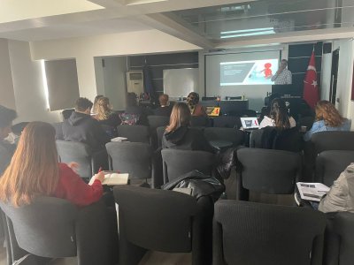 2-3 NİSAN 2022 TARİHİNDE `ISO 14064-1:2018 KURUMSAL KARBON AYAK İZİSTANDARDI ÇERÇEVESİNDE SERA GAZLARI EMİSYONLARININ VE UZAKLAŞTIRMALARININ KURULUŞ SEVİYESİNDE HESAPLANMASI VE RAPORLANMASI) BİLGİLENDİRME EĞİTİMİ` Nİ GERÇEKLEŞTİRDİK